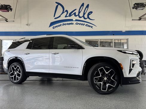 Used 2025 Chevrolet Traverse High Country w/ LPO, Floor Liner Package AWD/4WD image 1
