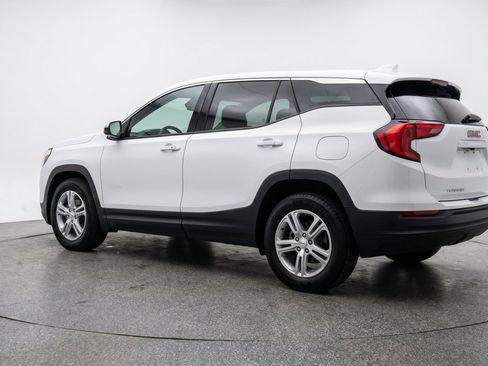 Used 2024 GMC Terrain SLE FWD image 6