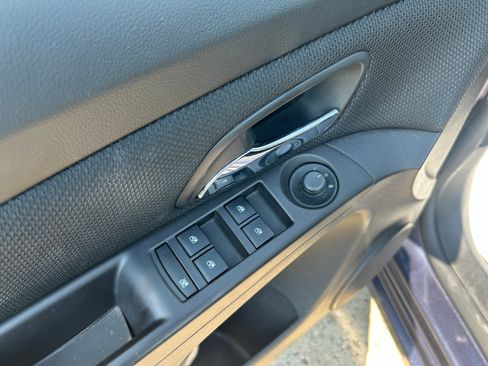 Used 2014 Chevrolet Cruze LT FWD image 12