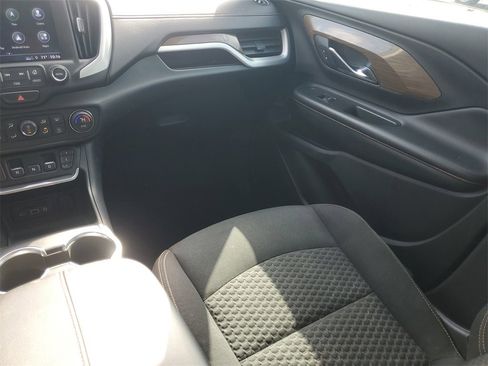 Used 2018 GMC Terrain SLE w/ Driver Convenience Package image 17
