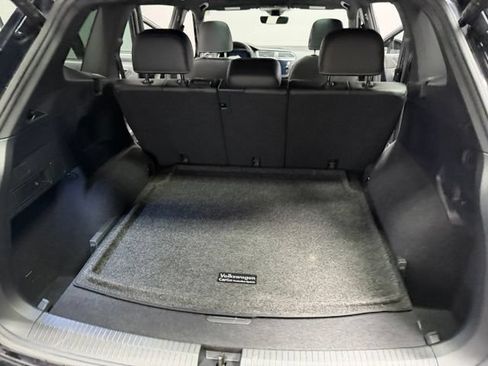 Used 2022 Volkswagen Tiguan SE R-Line AWD/4WD image 29