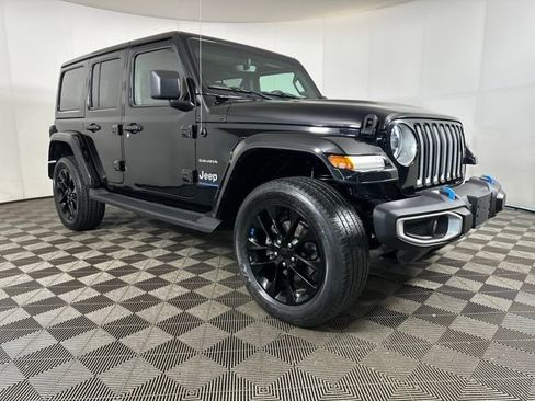 Used 2023 Jeep Wrangler Unlimited Sahara w/ Cold Weather Group image 2