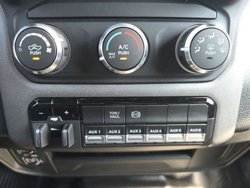 New 2024 RAM 3500 Tradesman w/ Chrome Appearance Group AWD/4WD image 17