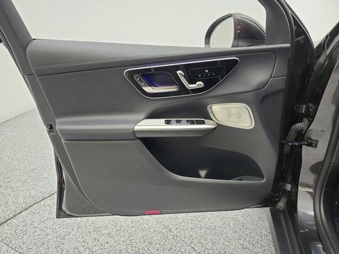 Used 2024 Mercedes-Benz GLC 300 image 12