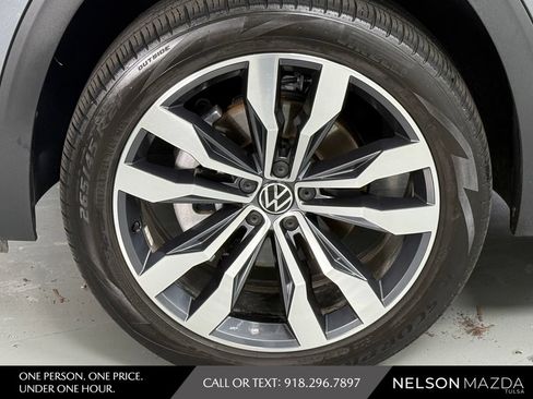 Used 2023 Volkswagen Atlas SEL Premium R-Line AWD/4WD image 13