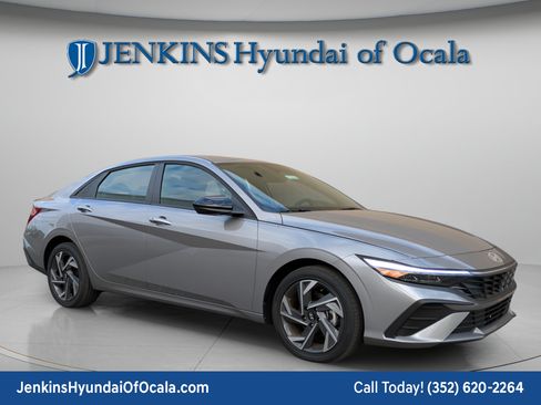 Certified 2025 Hyundai Elantra SEL FWD image 1
