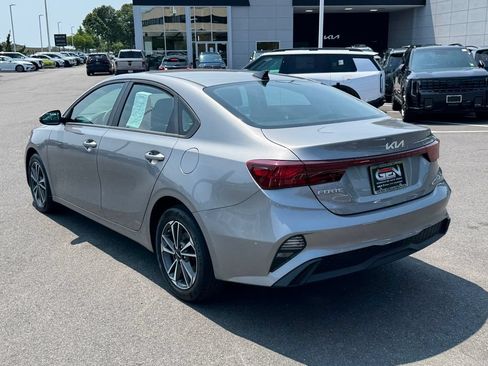 Used 2023 Kia Forte LXS w/ LXS Technology Package FWD image 6