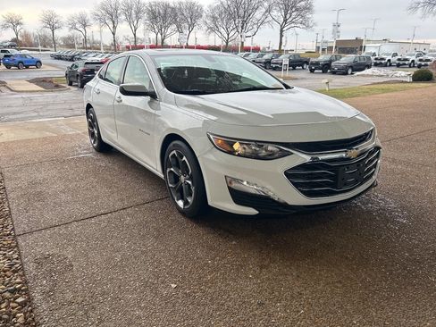 Used 2022 Chevrolet Malibu LT w/ Leather Package image 3