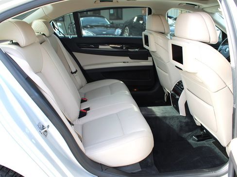 Used 2009 BMW 750Li 750Li image 19
