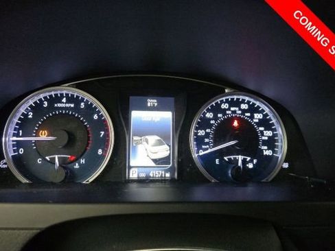 Used 2017 Toyota Camry SE image 5