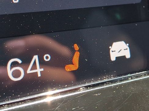 Certified 2024 Volvo XC40 B5 Plus w/ Protection Package Premier AWD/4WD image 26