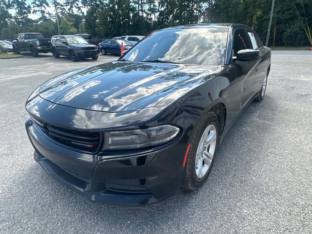 Used 2020 Dodge Charger SXT RWD image 4