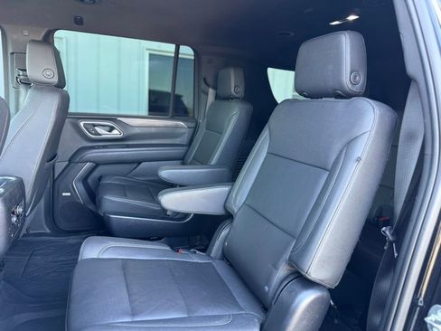 Used 2022 Chevrolet Suburban LT w/ Luxury Package AWD/4WD image 29