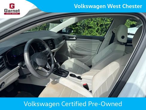 Used 2023 Volkswagen Jetta SE FWD image 8