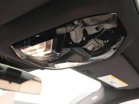 Used 2025 BMW i5 xDrive40 w/ M Sport Package AWD/4WD image 11