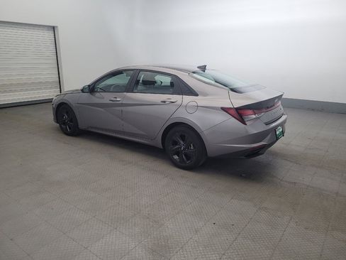 Used 2023 Hyundai Elantra SEL image 3