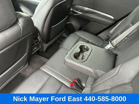 Used 2025 Cadillac XT4 Premium Luxury image 32