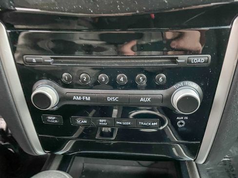 Used 2014 Nissan Pathfinder S image 21