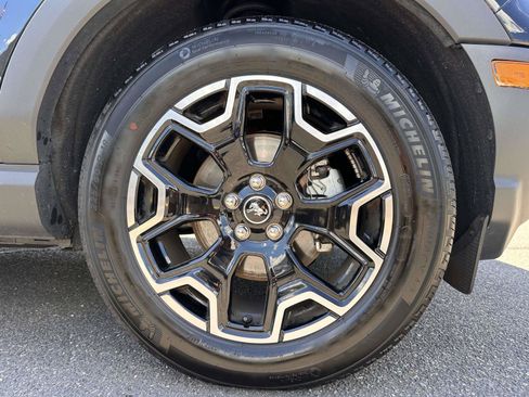 Used 2025 Ford Bronco Sport Outer Banks w/ Outer Banks Tech Package+ AWD/4WD image 7