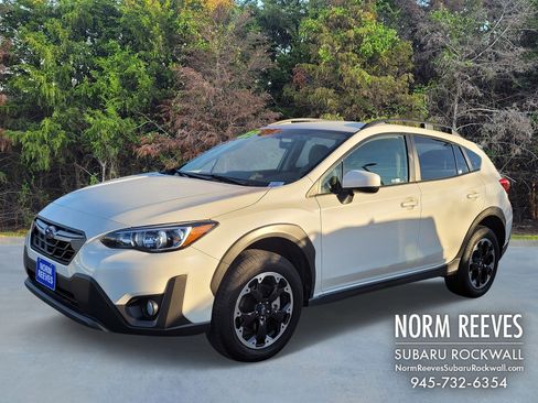Used 2023 Subaru Crosstrek 2.0i Premium image 2