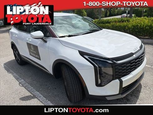 Used 2026 Kia Sportage LX FWD image 1