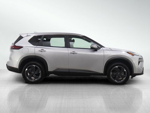 Used 2025 Nissan Rogue SV AWD/4WD image 6