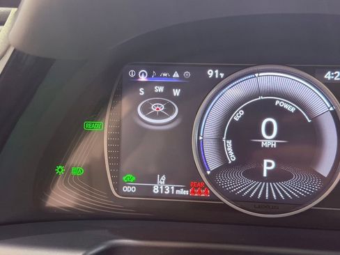 Used 2025 Lexus ES 300h w/ Premium Package FWD image 24