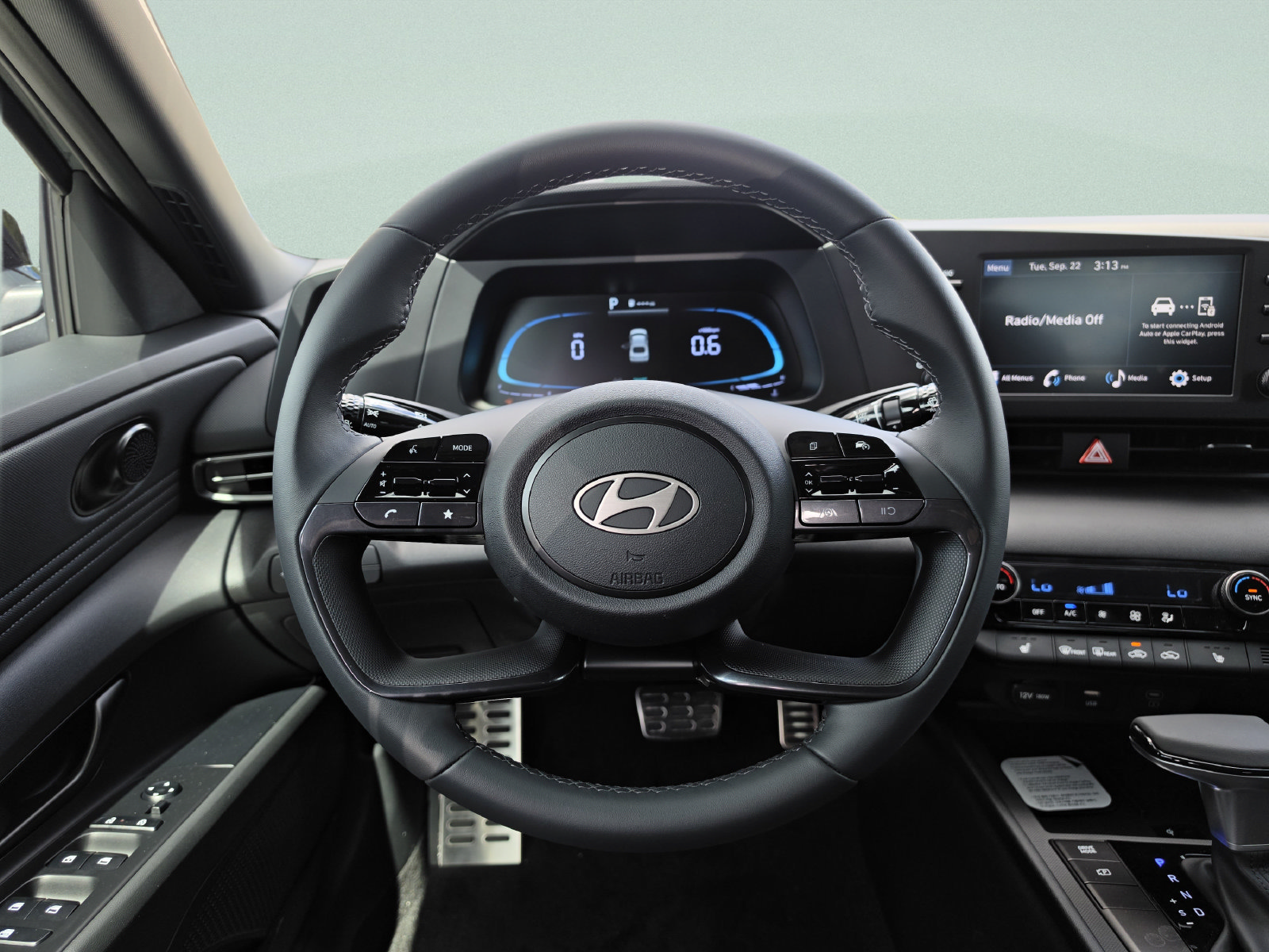 New 2026 Hyundai Elantra SEL Sport FWD image 18
