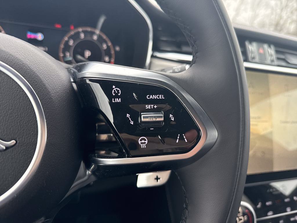 Certified 2026 Jaguar F-PACE R-Dynamic S AWD/4WD image 22