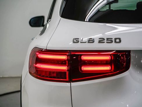 Used 2025 Mercedes-Benz GLB 250 image 9