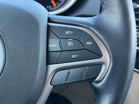 Used 2021 Jeep Grand Cherokee Limited w/ Luxury Group II image 24