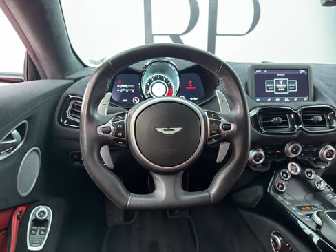 Used 2020 Aston Martin V8 Vantage Coupe RWD image 23