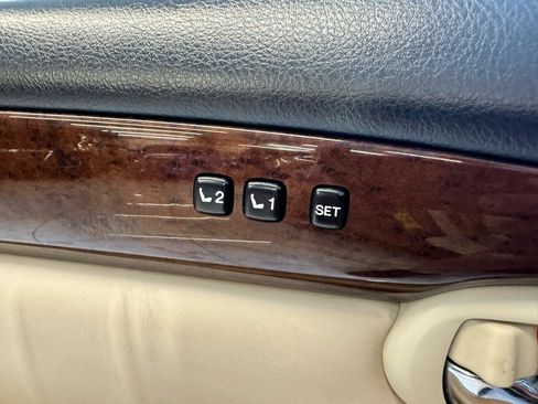 Used 2008 Lexus SC 430 Convertible RWD image 21