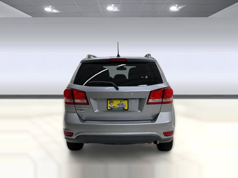 Used 2019 Dodge Journey SE w/ Connectivity Group FWD image 8