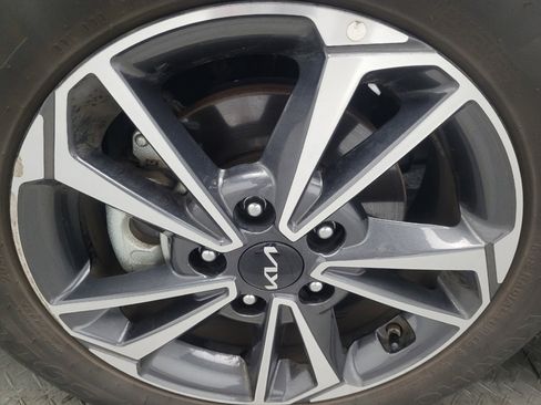 Used 2024 Kia Forte LXS image 31