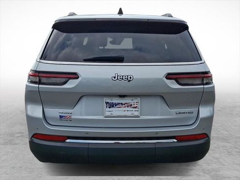 Certified 2023 Jeep Grand Cherokee L Limited AWD/4WD image 4