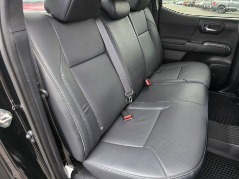 Used 2019 Toyota Tacoma TRD Sport image 16