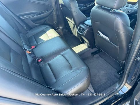 Used 2018 Chevrolet Malibu Premier w/ Driver Confidence Package FWD image 12