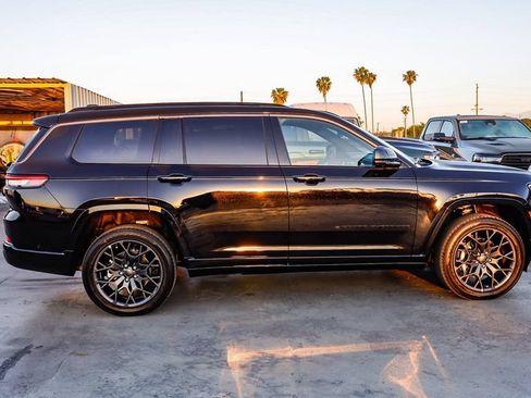 New 2026 Jeep Grand Cherokee L Summit w/ Obsidian Package AWD/4WD image 13