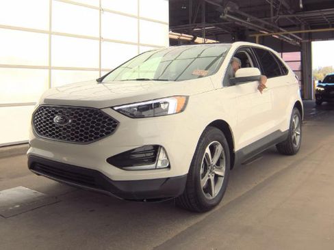 Used 2023 Ford Edge SEL w/ Convenience Package AWD/4WD image 3