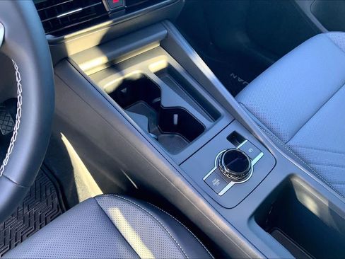 New 2026 Volkswagen Tiguan SE AWD/4WD image 7
