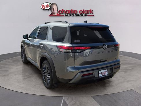 New 2026 Nissan Pathfinder SL FWD image 4