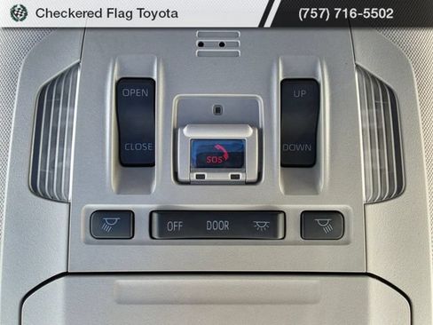 Used 2023 Toyota Highlander XLE FWD image 11