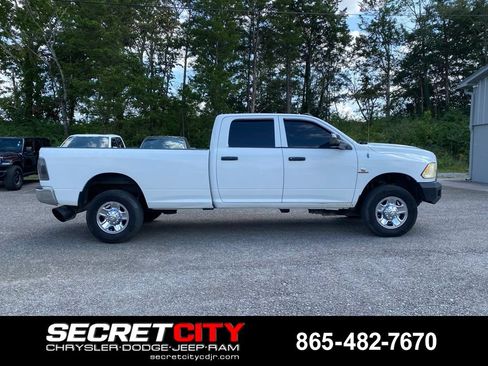 Used 2014 RAM 2500 Tradesman w/ Chrome Appearance Group AWD/4WD image 4