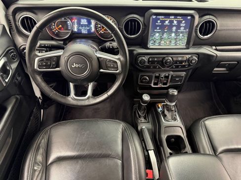 Used 2018 Jeep Wrangler Unlimited Sahara AWD/4WD image 29