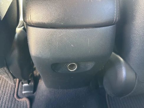 Used 2017 Hyundai Santa Fe SE AWD/4WD image 30