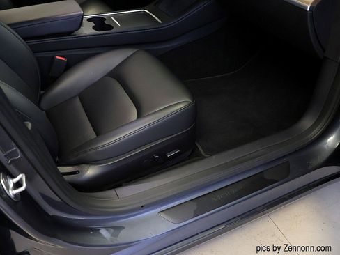 Used 2023 Tesla Model 3 Standard Range image 31