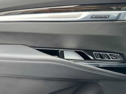 Certified 2025 Cadillac Escalade Premium Luxury image 11