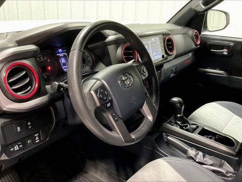 Used 2020 Toyota Tacoma TRD Off-Road w/ Blackout Package image 14