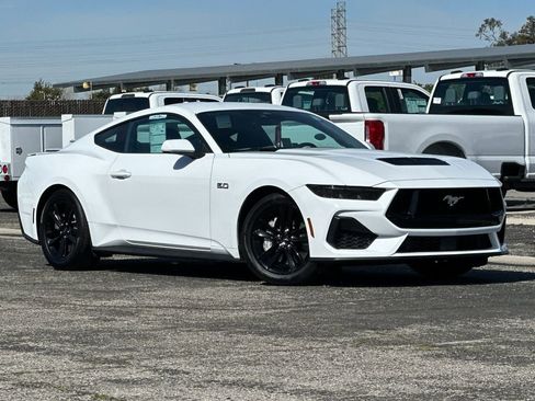 Certified 2025 Ford Mustang GT RWD image 1